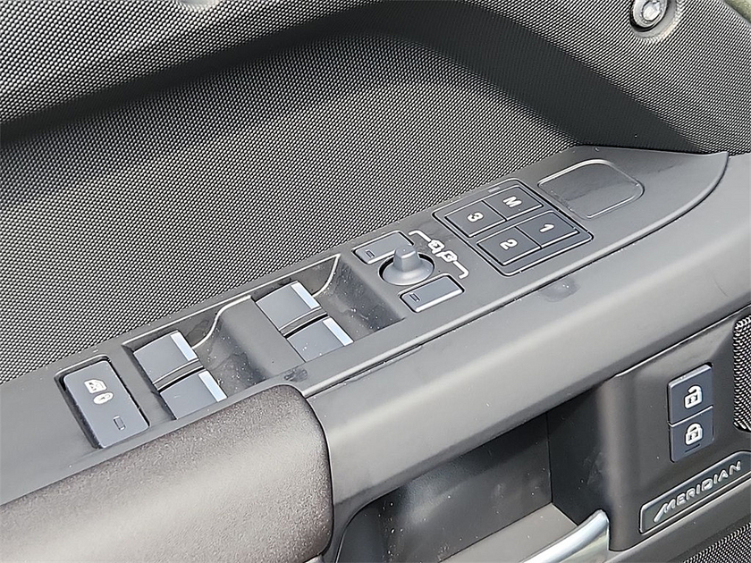 2025 Land Rover Defender 110