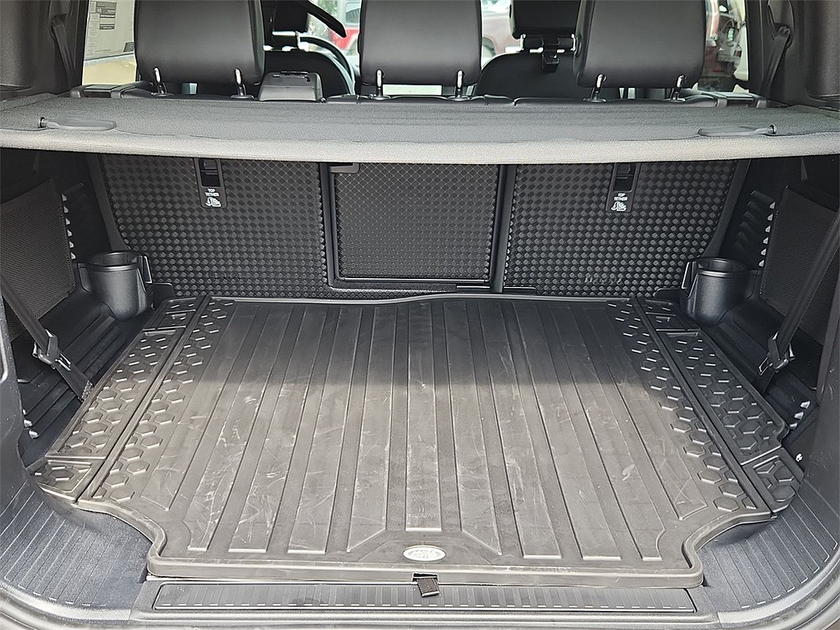 2025 Land Rover Defender 110