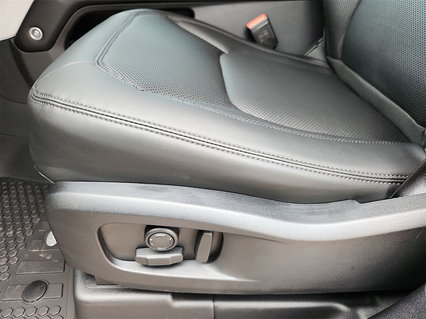 2025 Land Rover Defender 110