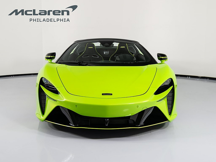 2025 McLaren Artura