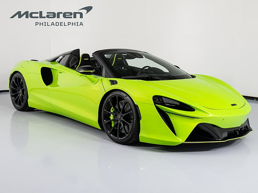 2025 McLaren Artura