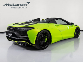 2025 McLaren Artura