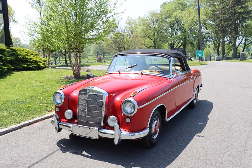 1959 Mercedes-Benz Classics 220S For Sale in Astoria, NY | Exotic Car List