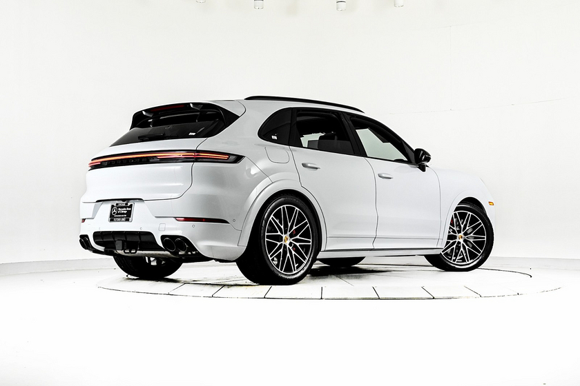2024 Porsche Cayenne S