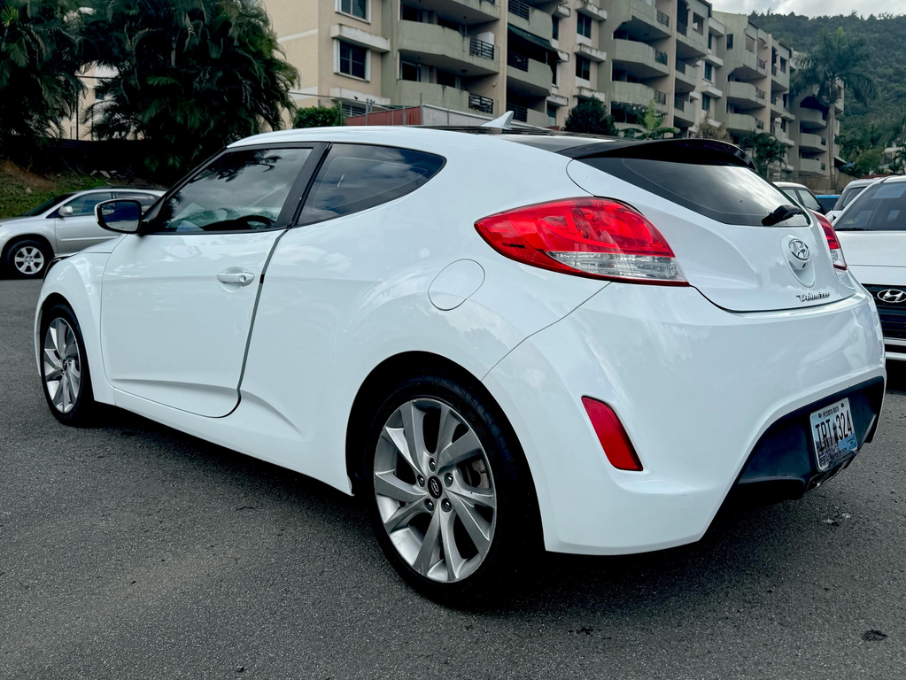 https://s3.amazonaws.com/dealerappcenter/dealergroups/129/vehicles/265486/ptjpxW.png