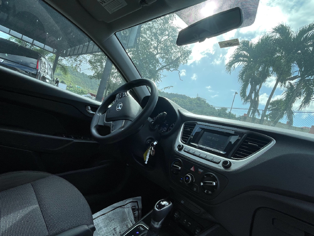 https://s3.amazonaws.com/dealerappcenter/dealergroups/129/vehicles/277836/7aHVIL.png