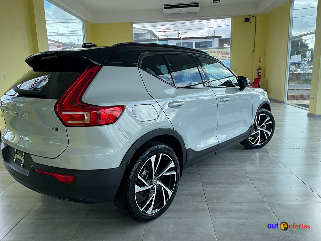 https://s3.amazonaws.com/dealerappcenter/dealergroups/243/vehicles/241625/DvFAqJ.jpg