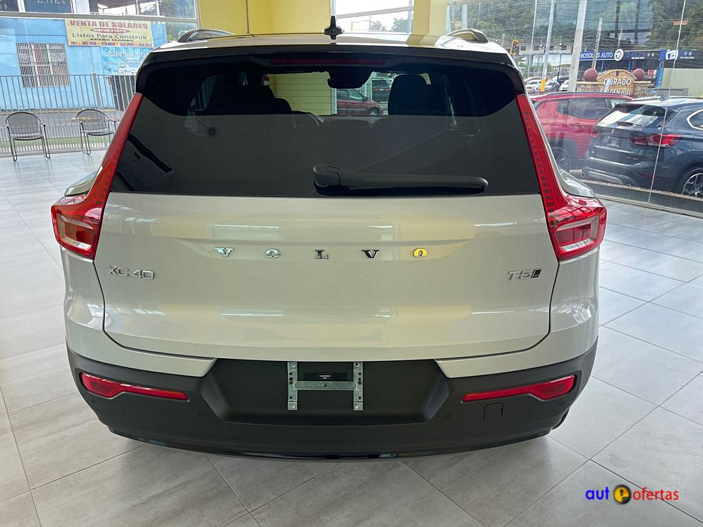 https://s3.amazonaws.com/dealerappcenter/dealergroups/243/vehicles/241625/i27S3P.jpg