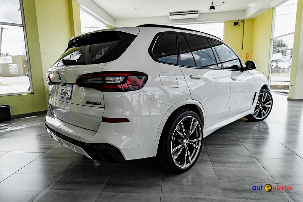 https://s3.amazonaws.com/dealerappcenter/dealergroups/243/vehicles/241633/uHWA1x.jpg