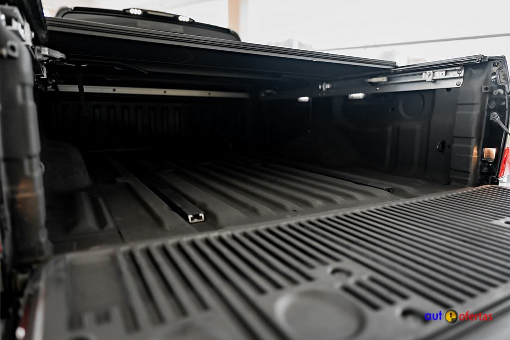 https://s3.amazonaws.com/dealerappcenter/dealergroups/243/vehicles/241635/55dvVv.jpg