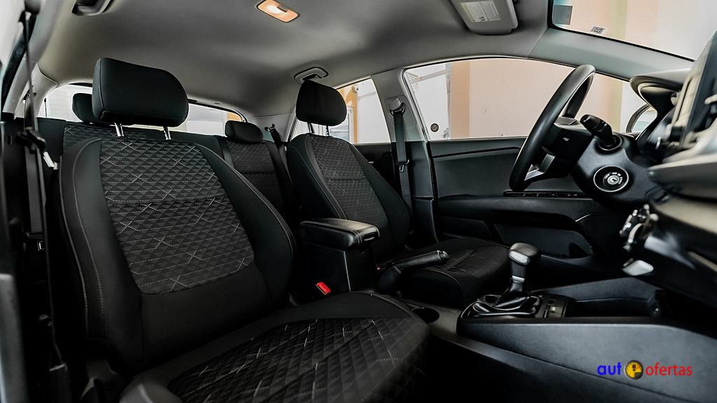 https://s3.amazonaws.com/dealerappcenter/dealergroups/243/vehicles/241644/iR2KIM.jpg