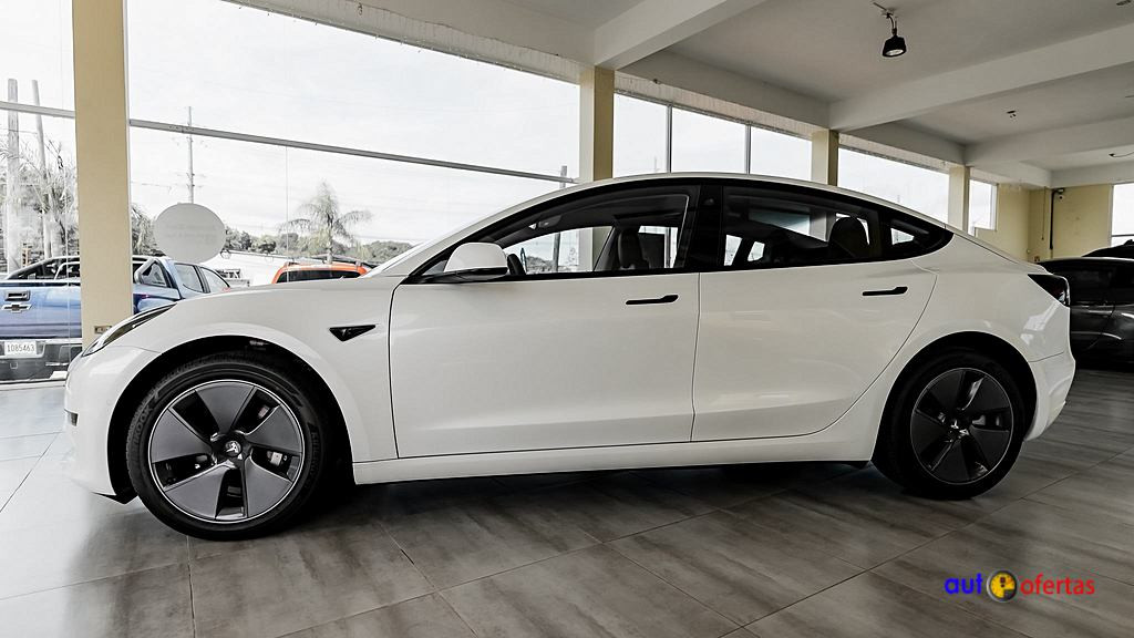 https://s3.amazonaws.com/dealerappcenter/dealergroups/243/vehicles/241647/K5yKsk.jpg