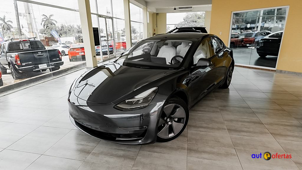 https://s3.amazonaws.com/dealerappcenter/dealergroups/243/vehicles/241648/Mr02Xv.jpg