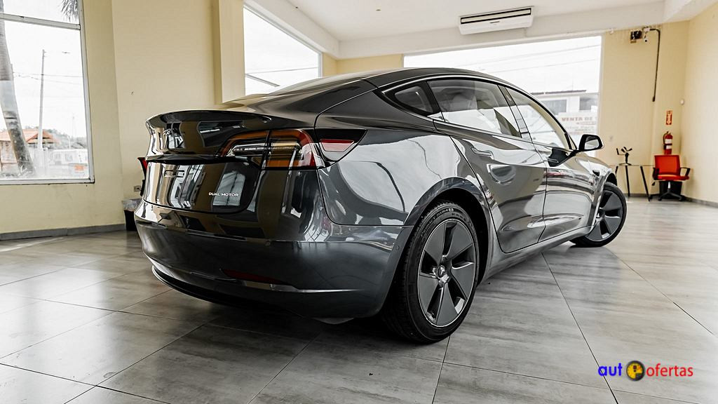 https://s3.amazonaws.com/dealerappcenter/dealergroups/243/vehicles/241648/sjByKF.jpg