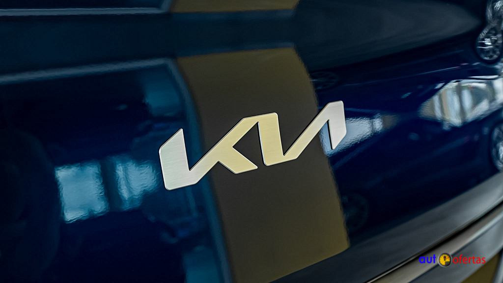 https://s3.amazonaws.com/dealerappcenter/dealergroups/243/vehicles/241650/udf9Na.jpg