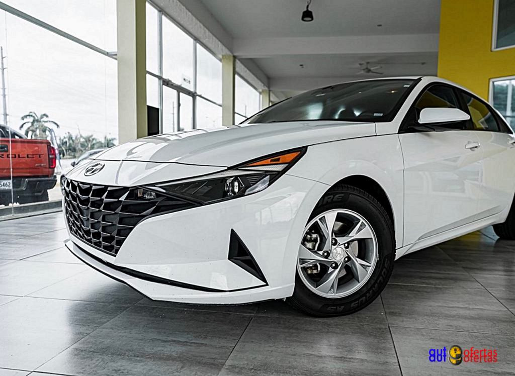 https://s3.amazonaws.com/dealerappcenter/dealergroups/243/vehicles/241658/hwFLxY.jpg