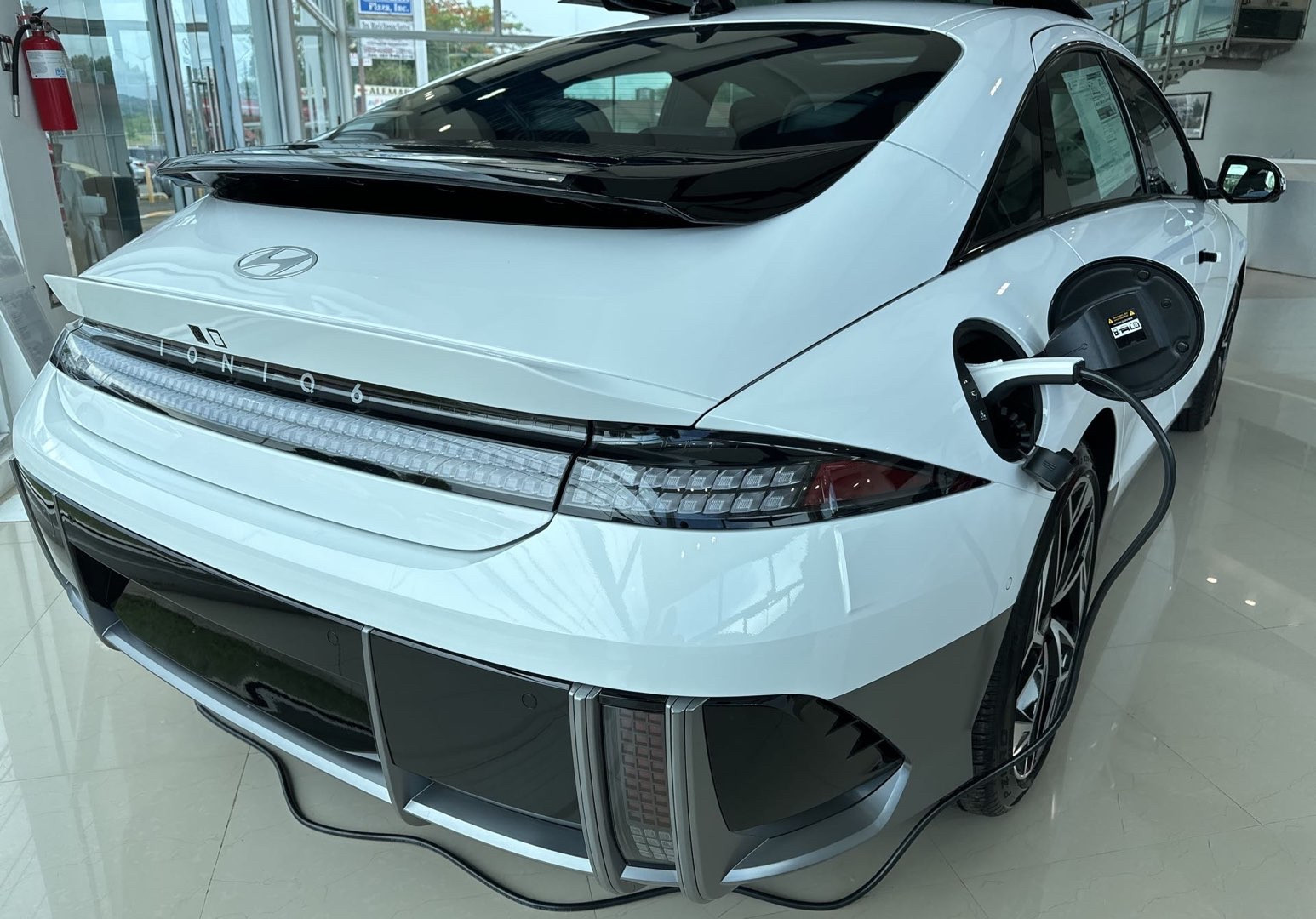 https://s3.amazonaws.com/dealerappcenter/dealergroups/291/vehicles/217247/6lh3vi.jpg