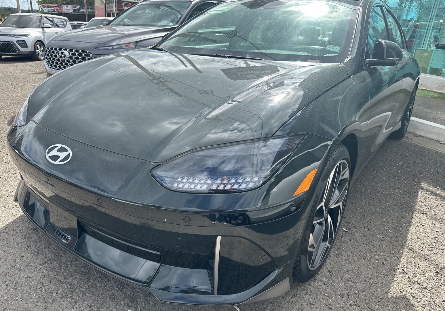 https://s3.amazonaws.com/dealerappcenter/dealergroups/291/vehicles/238355/LlrQFm.jpg