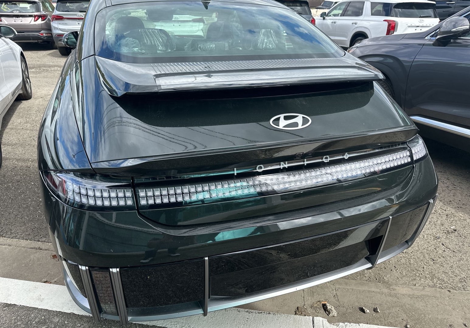 https://s3.amazonaws.com/dealerappcenter/dealergroups/291/vehicles/238355/SQ6tu8.jpg