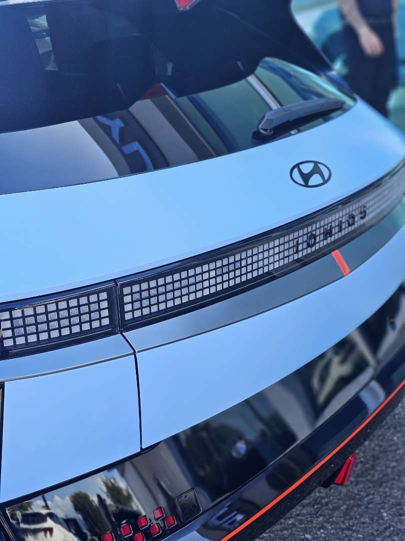 https://s3.amazonaws.com/dealerappcenter/dealergroups/291/vehicles/265736/fIXftH.JPEG