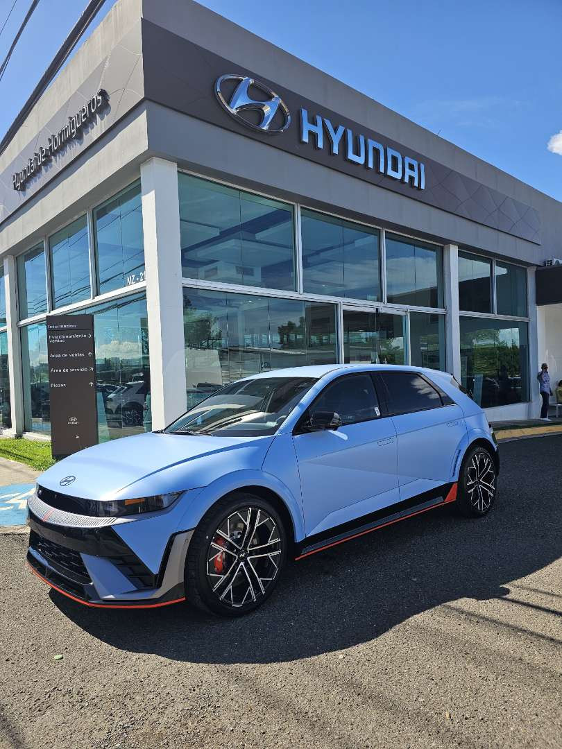 https://s3.amazonaws.com/dealerappcenter/dealergroups/291/vehicles/265736/wwtqYD.JPEG