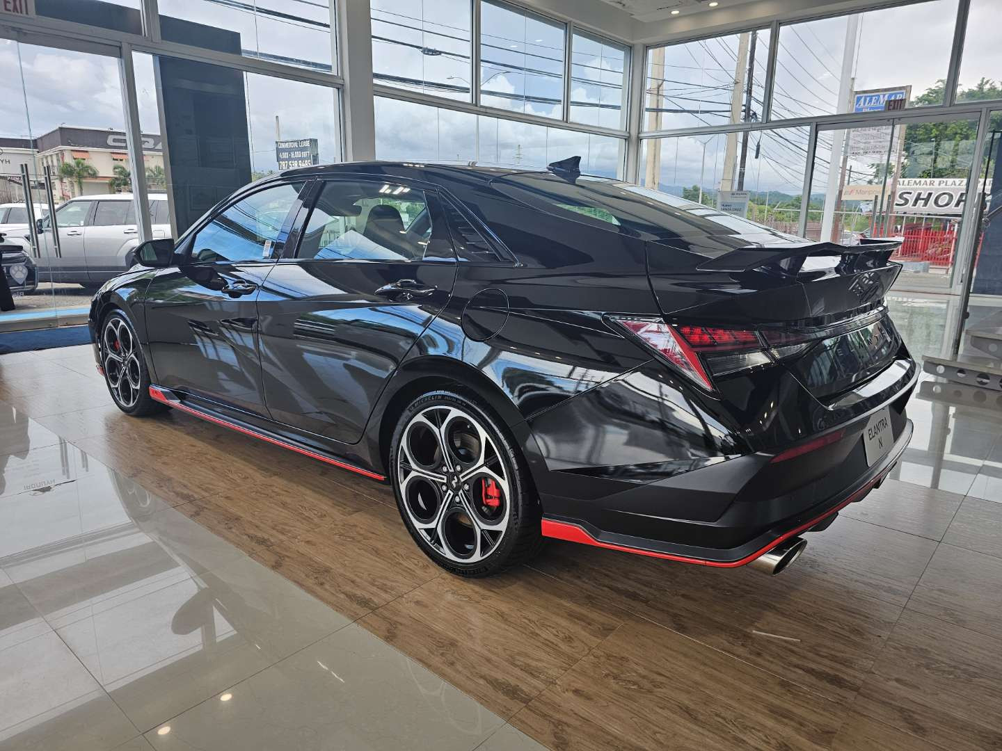 https://s3.amazonaws.com/dealerappcenter/dealergroups/291/vehicles/266035/e5E5Lg.JPEG