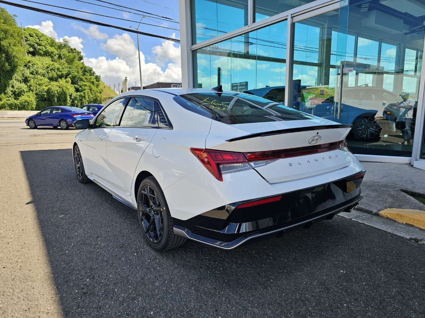 https://s3.amazonaws.com/dealerappcenter/dealergroups/291/vehicles/266042/41Ylca.JPEG