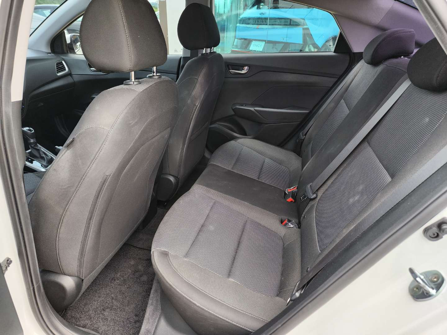 https://s3.amazonaws.com/dealerappcenter/dealergroups/291/vehicles/268980/IrWqQM.JPEG