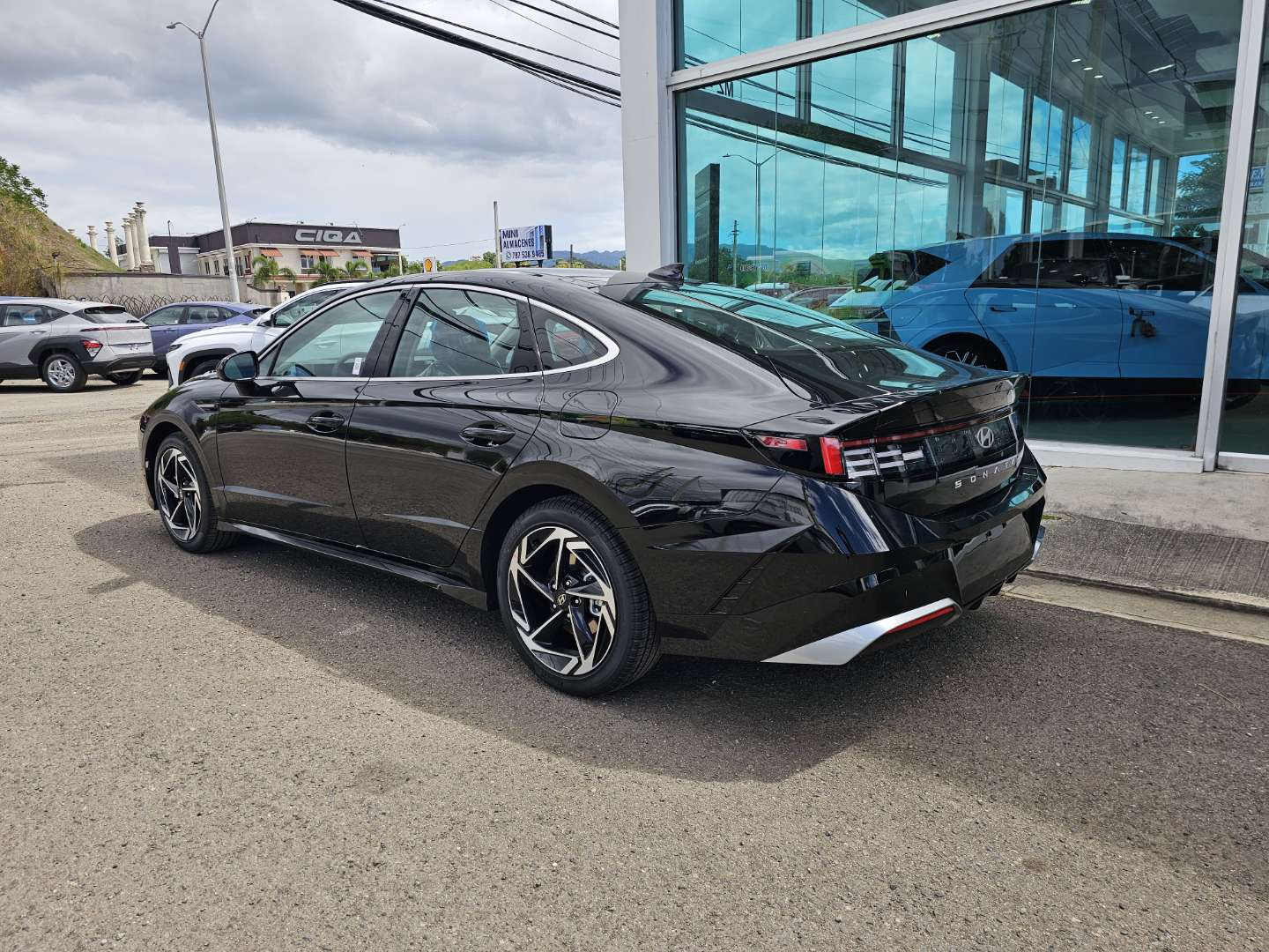 https://s3.amazonaws.com/dealerappcenter/dealergroups/291/vehicles/280622/0bsRIb.JPEG