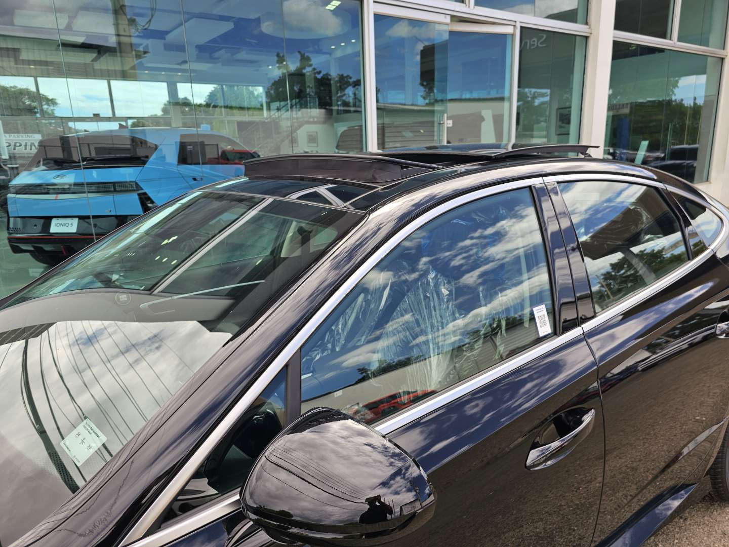 https://s3.amazonaws.com/dealerappcenter/dealergroups/291/vehicles/280622/QhjIpF.JPEG