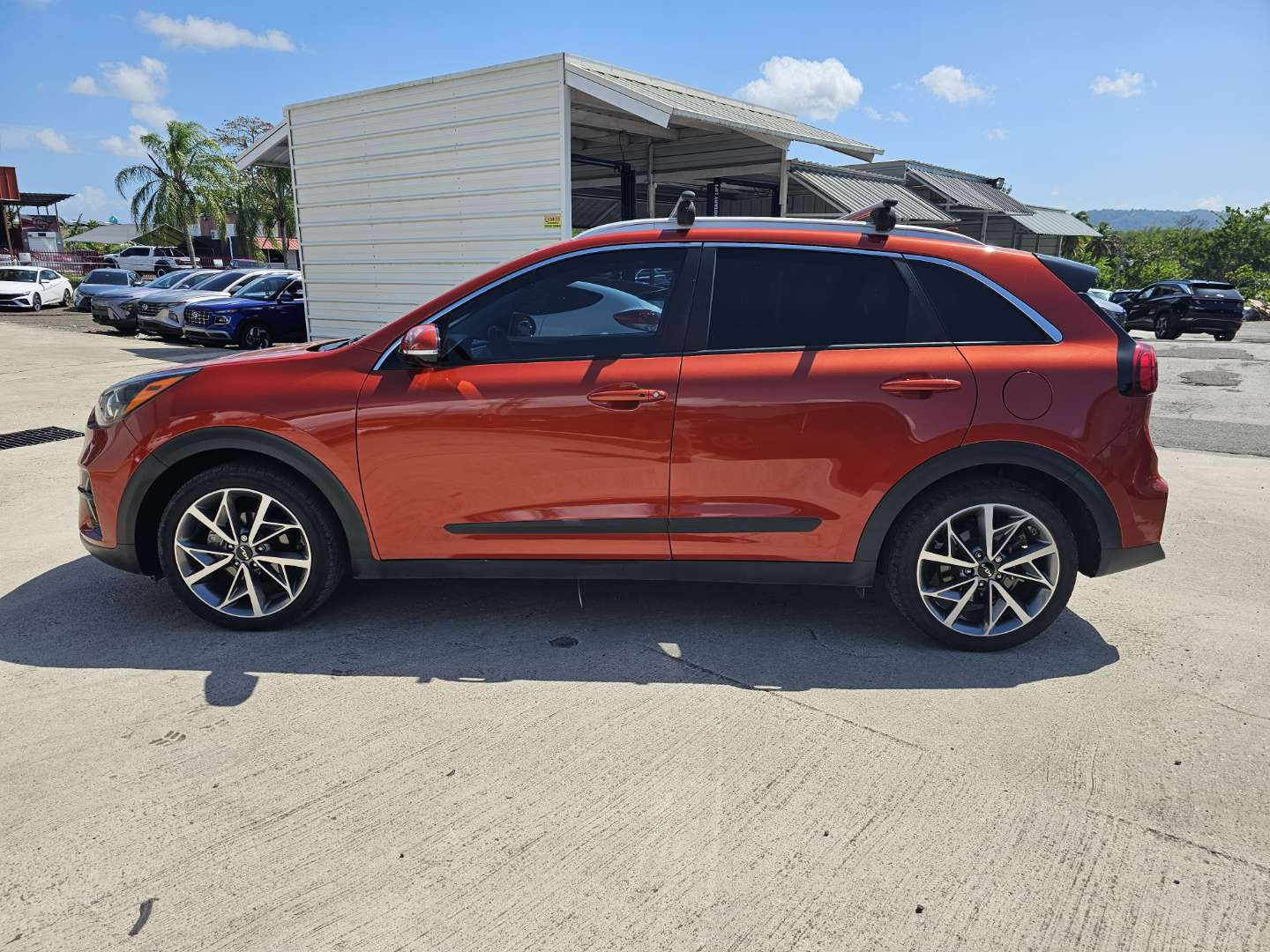 https://s3.amazonaws.com/dealerappcenter/dealergroups/291/vehicles/281504/DZuYf5.JPEG