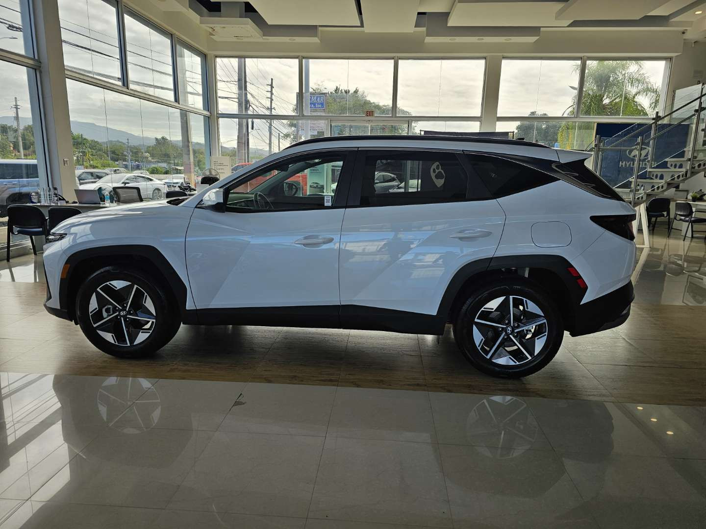 https://s3.amazonaws.com/dealerappcenter/dealergroups/291/vehicles/281507/4VqvbS.JPEG