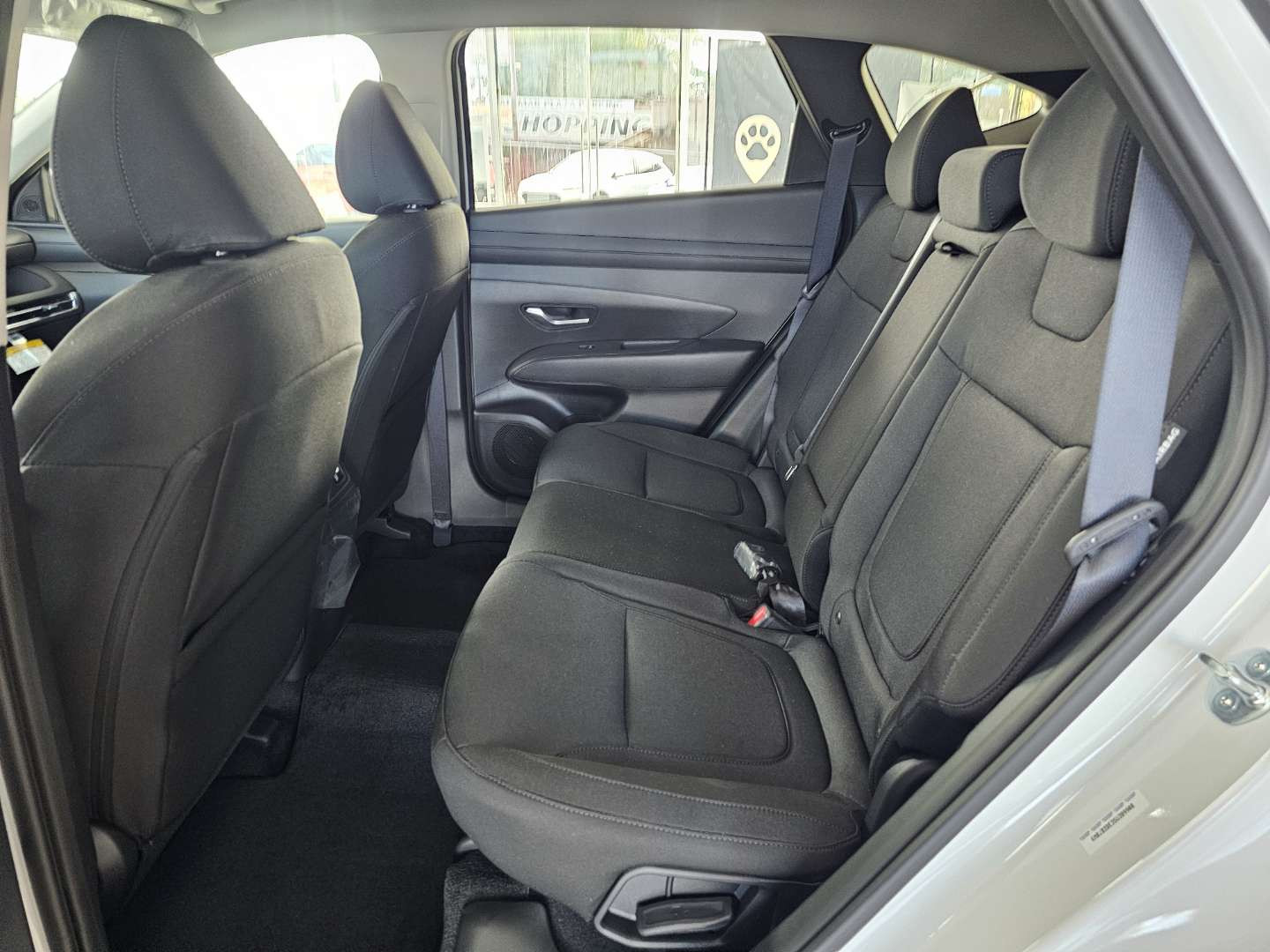 https://s3.amazonaws.com/dealerappcenter/dealergroups/291/vehicles/281507/807PE6.JPEG
