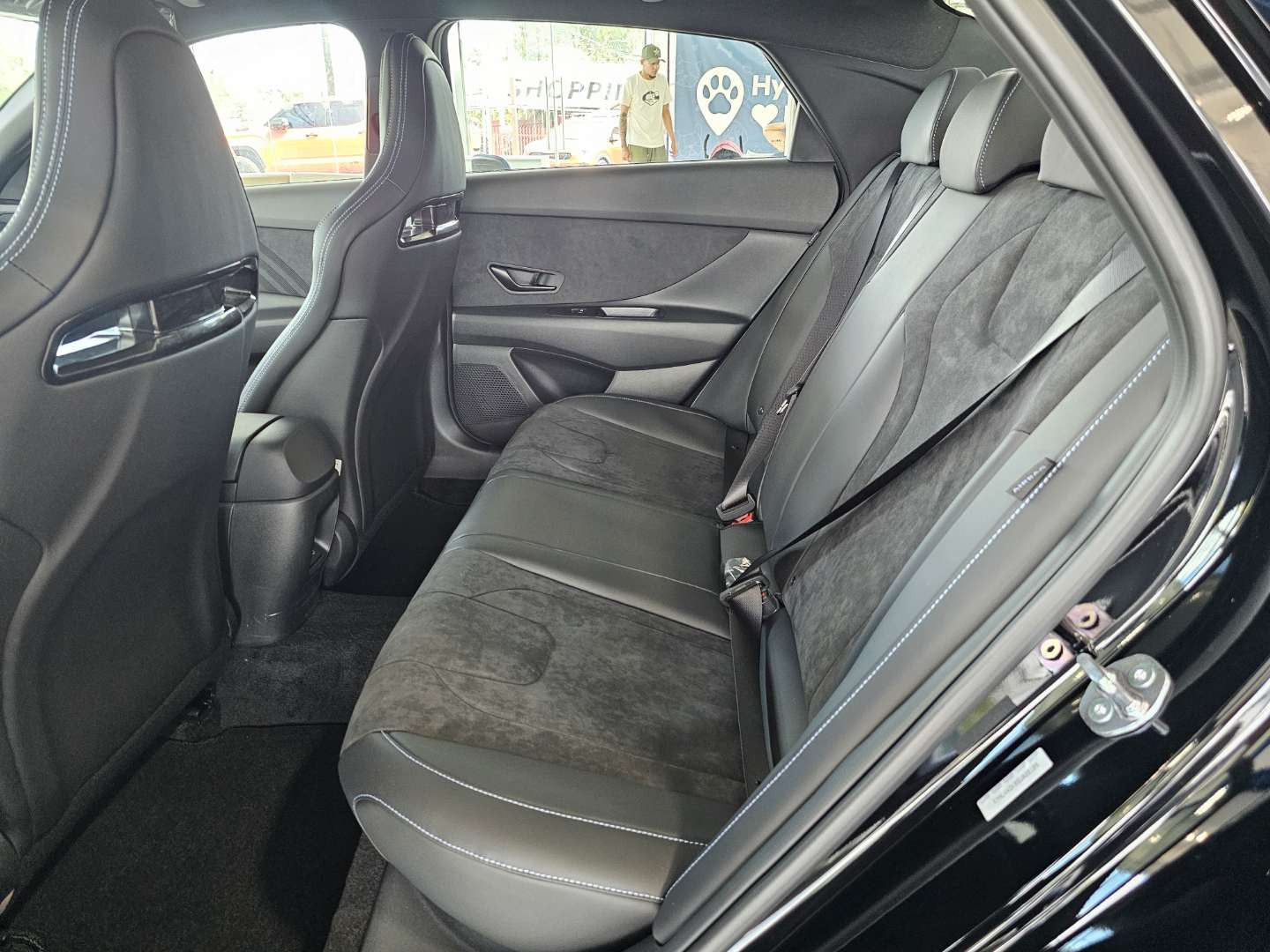 https://s3.amazonaws.com/dealerappcenter/dealergroups/291/vehicles/281745/sXOgv6.JPEG