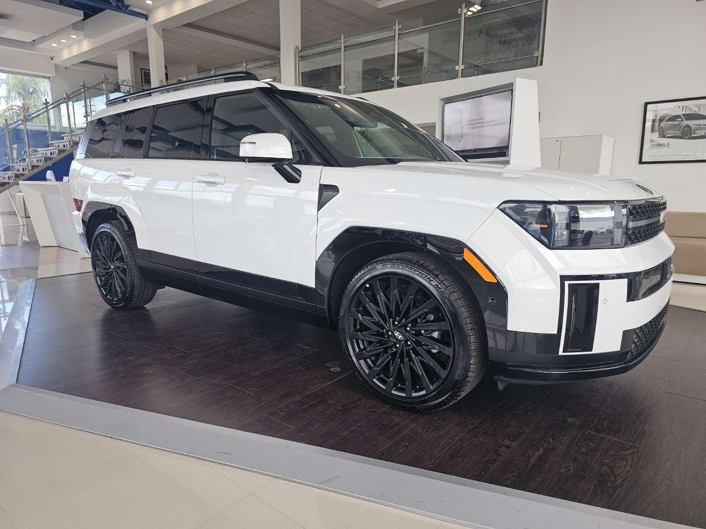 https://s3.amazonaws.com/dealerappcenter/dealergroups/291/vehicles/285359/GHxF5V.JPEG