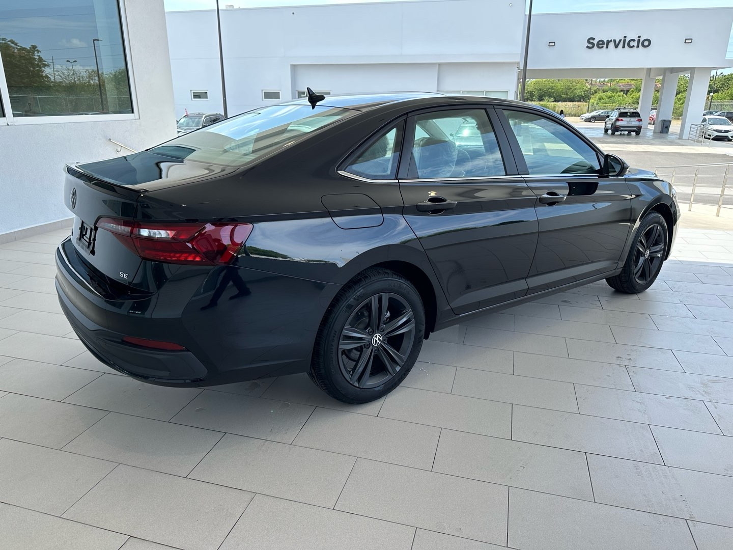 https://s3.amazonaws.com/dealerappcenter/dealergroups/336/vehicles/247520/bEx2M7.jpg