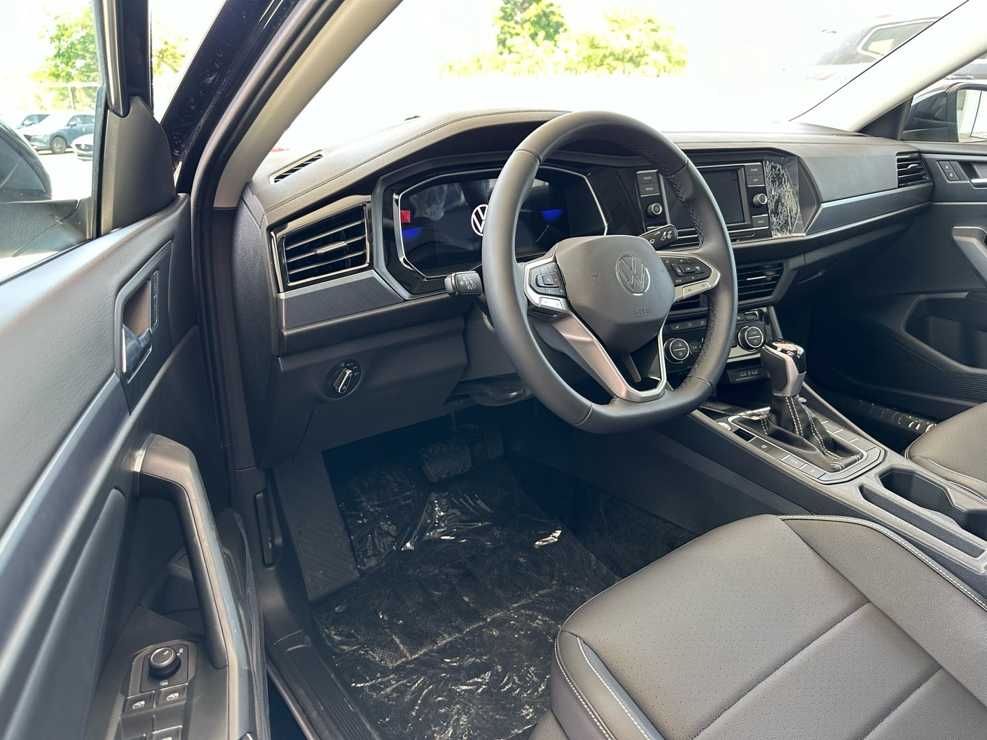 https://s3.amazonaws.com/dealerappcenter/dealergroups/336/vehicles/247520/cnss9V.jpg