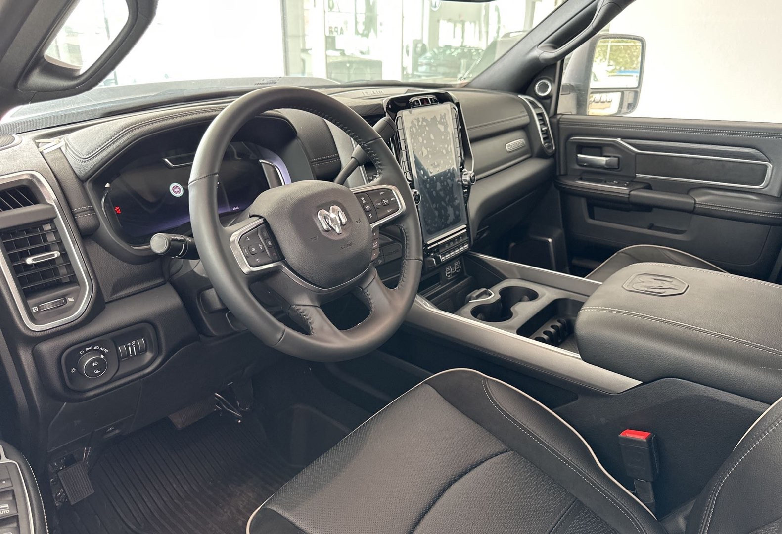 https://s3.amazonaws.com/dealerappcenter/dealergroups/336/vehicles/248280/nJLABr.jpg