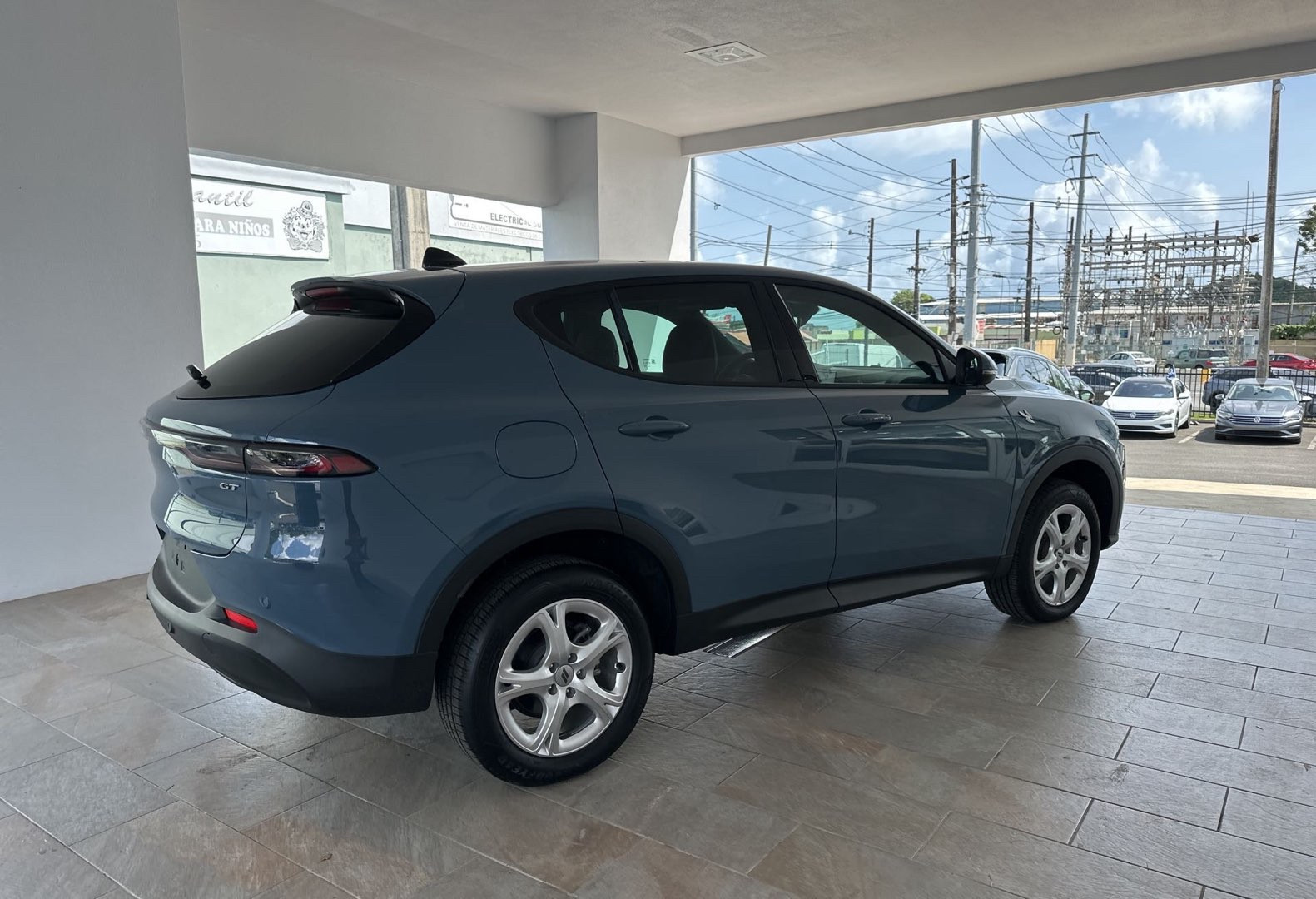 https://s3.amazonaws.com/dealerappcenter/dealergroups/336/vehicles/248318/Bxk05O.jpg