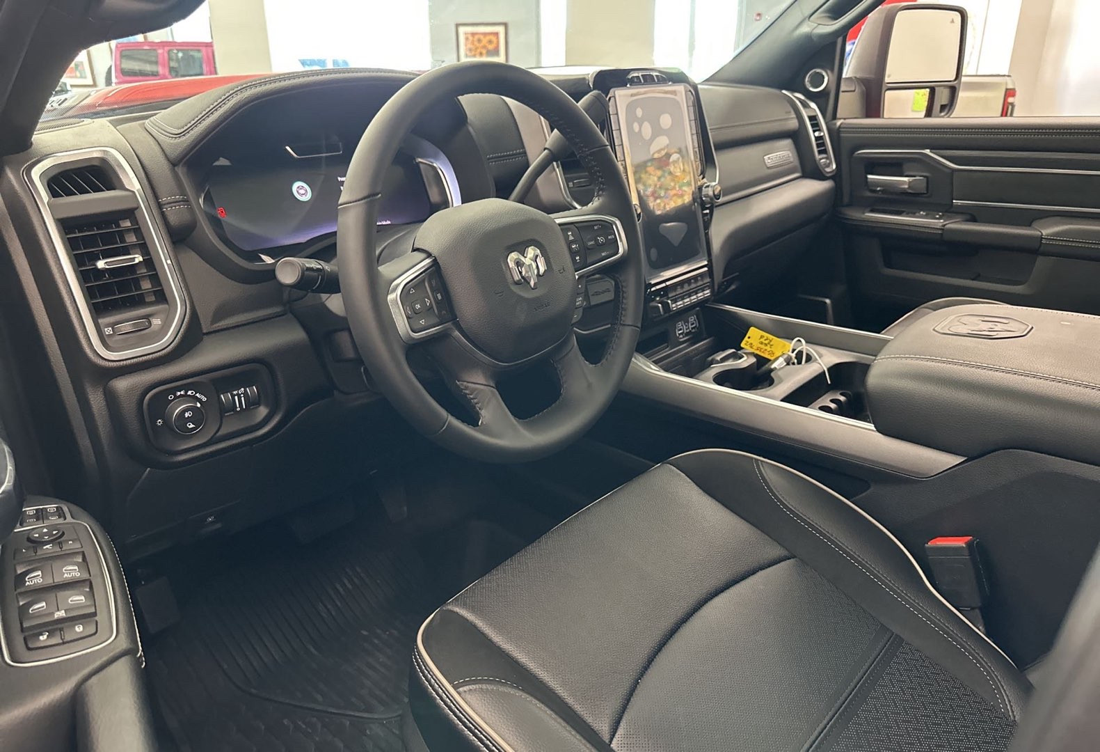 https://s3.amazonaws.com/dealerappcenter/dealergroups/336/vehicles/248327/dZLdnB.jpg