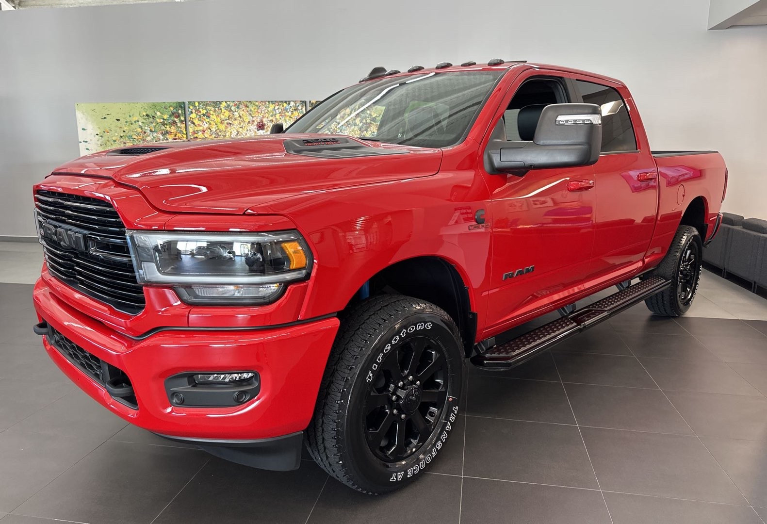 https://s3.amazonaws.com/dealerappcenter/dealergroups/336/vehicles/248327/jnRMST.jpg