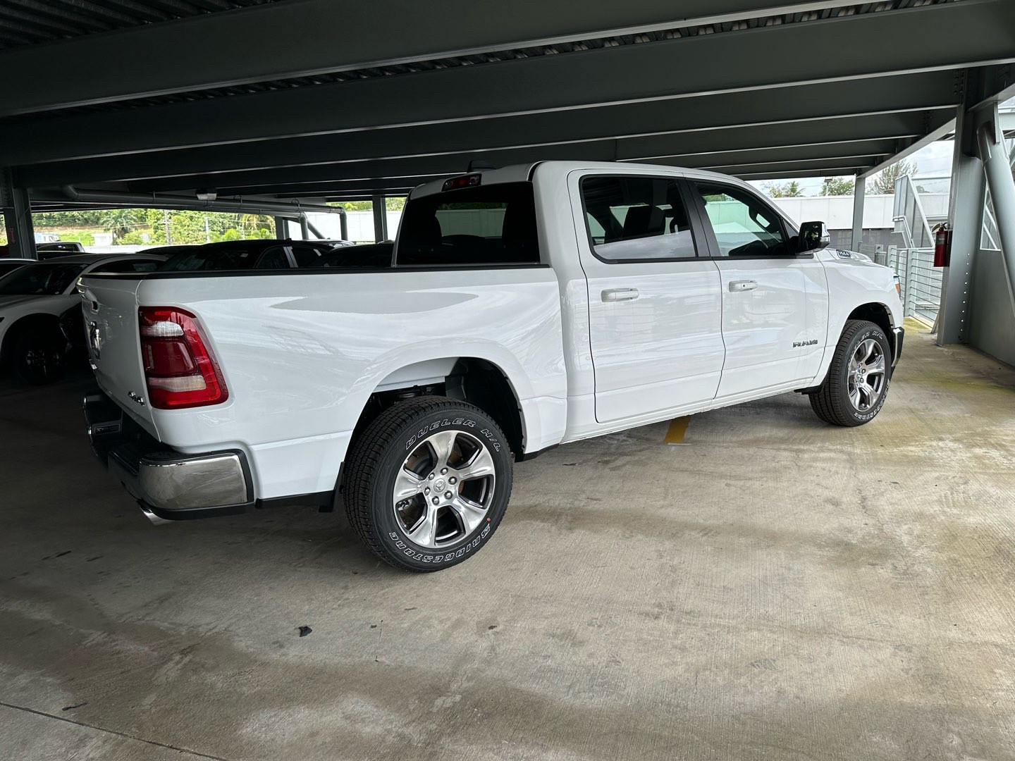 https://s3.amazonaws.com/dealerappcenter/dealergroups/336/vehicles/248345/jy4CSX.jpg