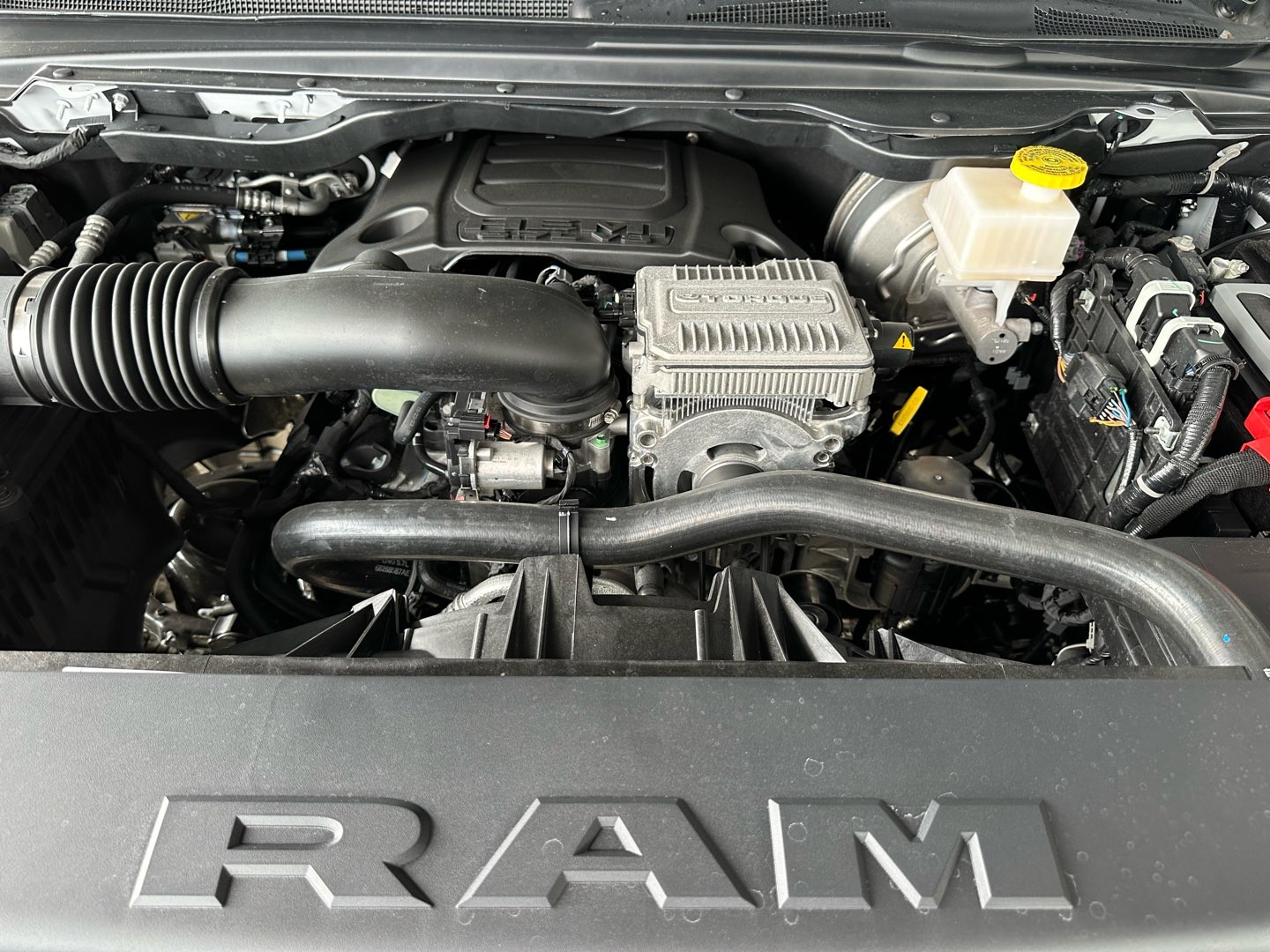 https://s3.amazonaws.com/dealerappcenter/dealergroups/336/vehicles/248345/pG4D8F.jpg