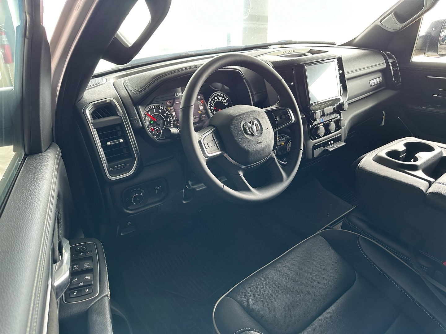 https://s3.amazonaws.com/dealerappcenter/dealergroups/336/vehicles/248345/rwN0ns.jpg