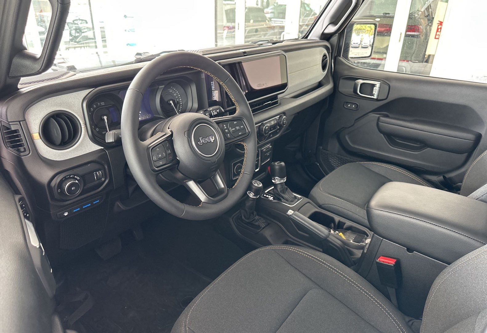 https://s3.amazonaws.com/dealerappcenter/dealergroups/336/vehicles/248366/9CfuaT.jpg