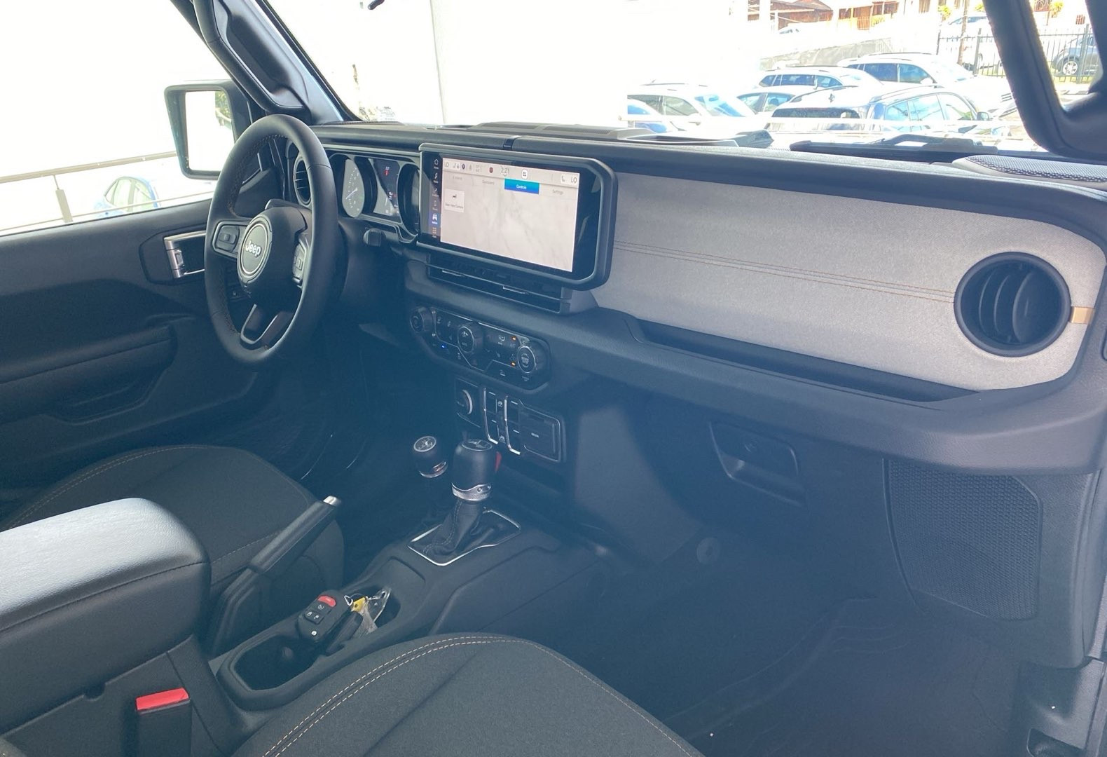 https://s3.amazonaws.com/dealerappcenter/dealergroups/336/vehicles/248374/sOz1cy.jpg