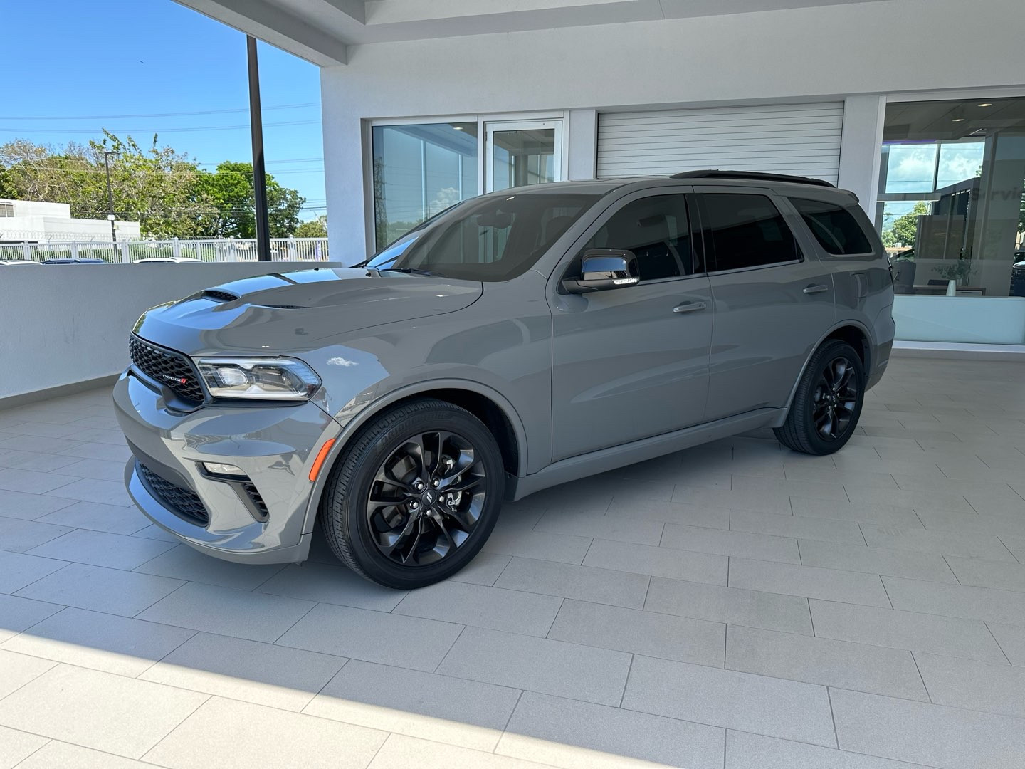 https://s3.amazonaws.com/dealerappcenter/dealergroups/336/vehicles/252625/TvhiVX.jpg