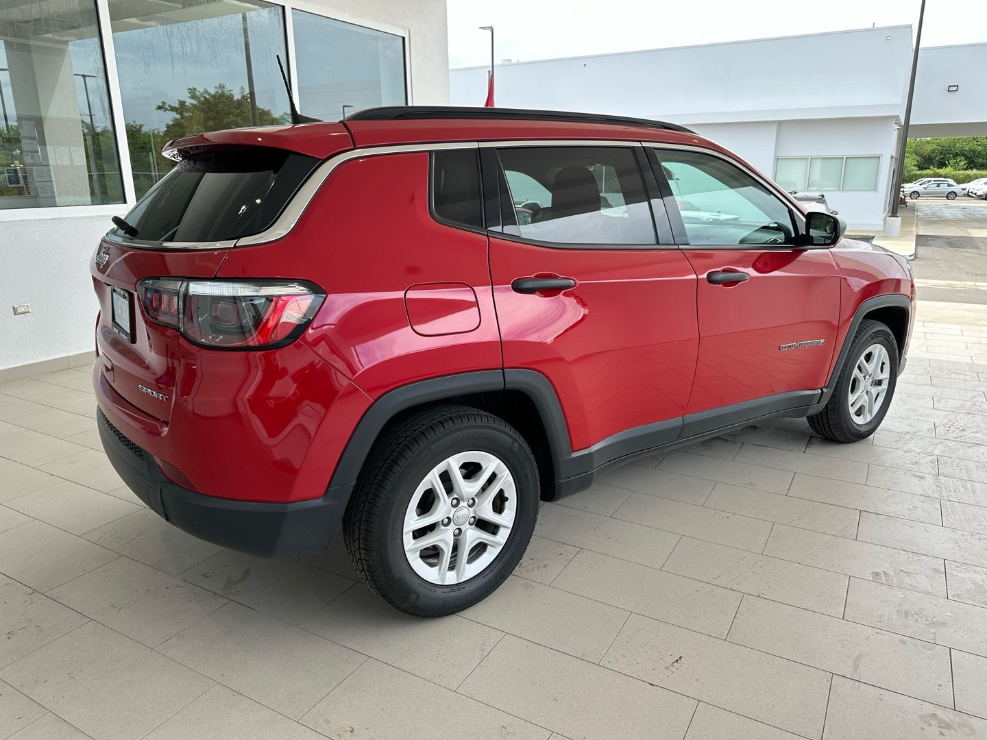 https://s3.amazonaws.com/dealerappcenter/dealergroups/336/vehicles/253357/1XV8tt.jpg