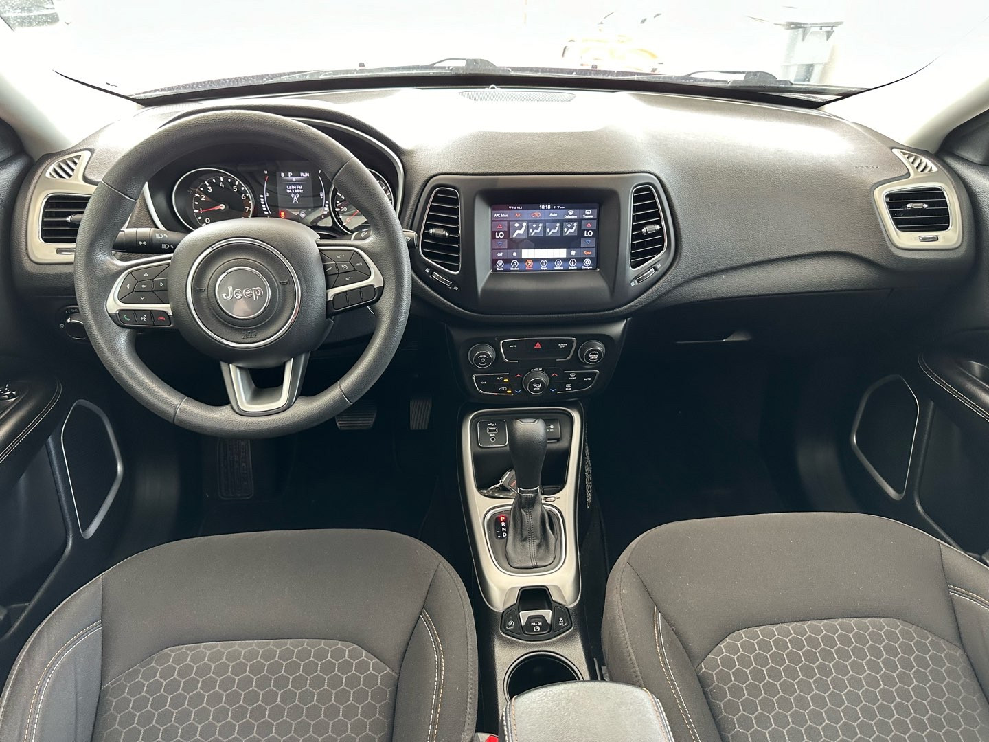 https://s3.amazonaws.com/dealerappcenter/dealergroups/336/vehicles/253357/B3WmlM.jpg