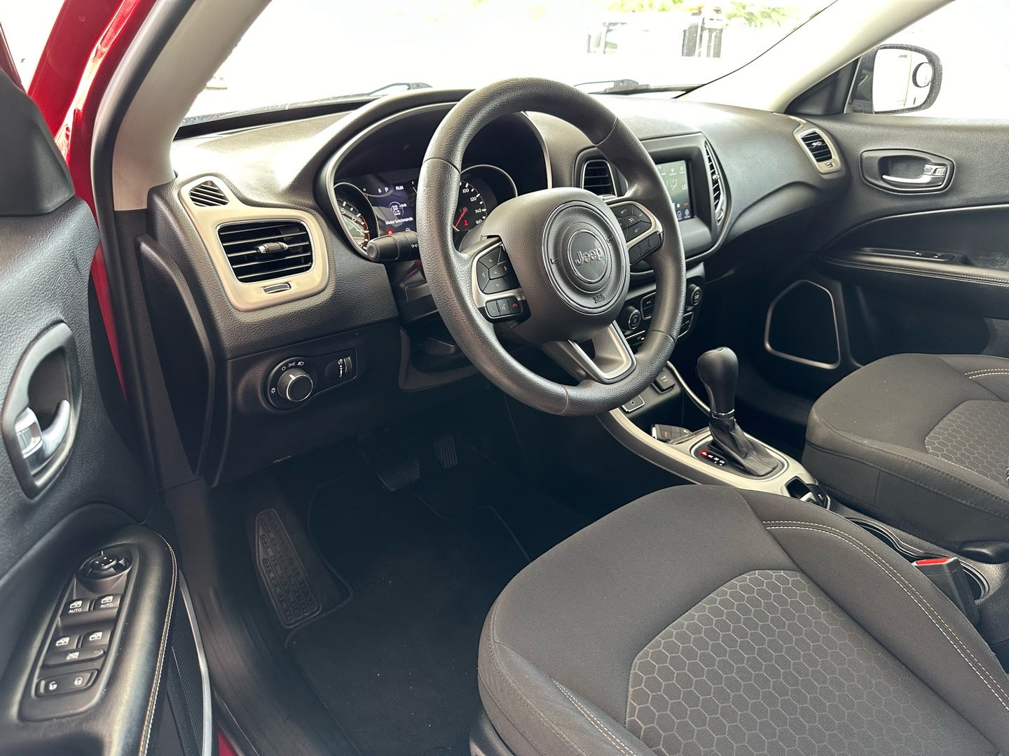 https://s3.amazonaws.com/dealerappcenter/dealergroups/336/vehicles/253357/d4qieC.jpg